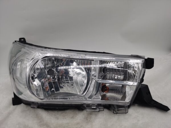 TOYOTA HILUX REVO 2015-2019 HALOGEN R.H.S HEADLIGHT ASSEMBLY