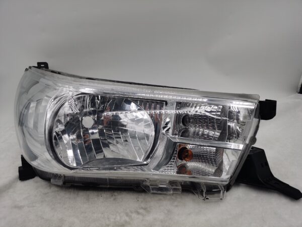 TOYOTA HILUX REVO 2015-2019 HALOGEN R.H.S HEADLIGHT ASSEMBLY