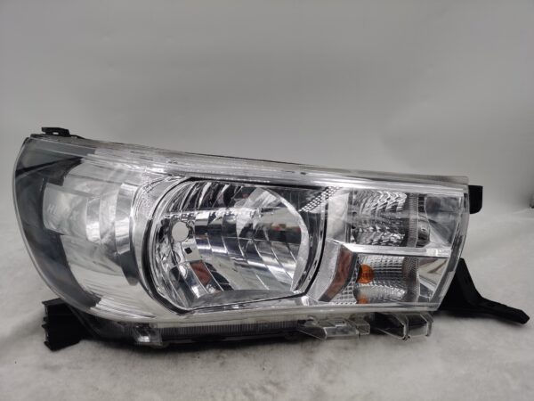 TOYOTA HILUX REVO 2015-2019 HALOGEN R.H.S HEADLIGHT ASSEMBLY