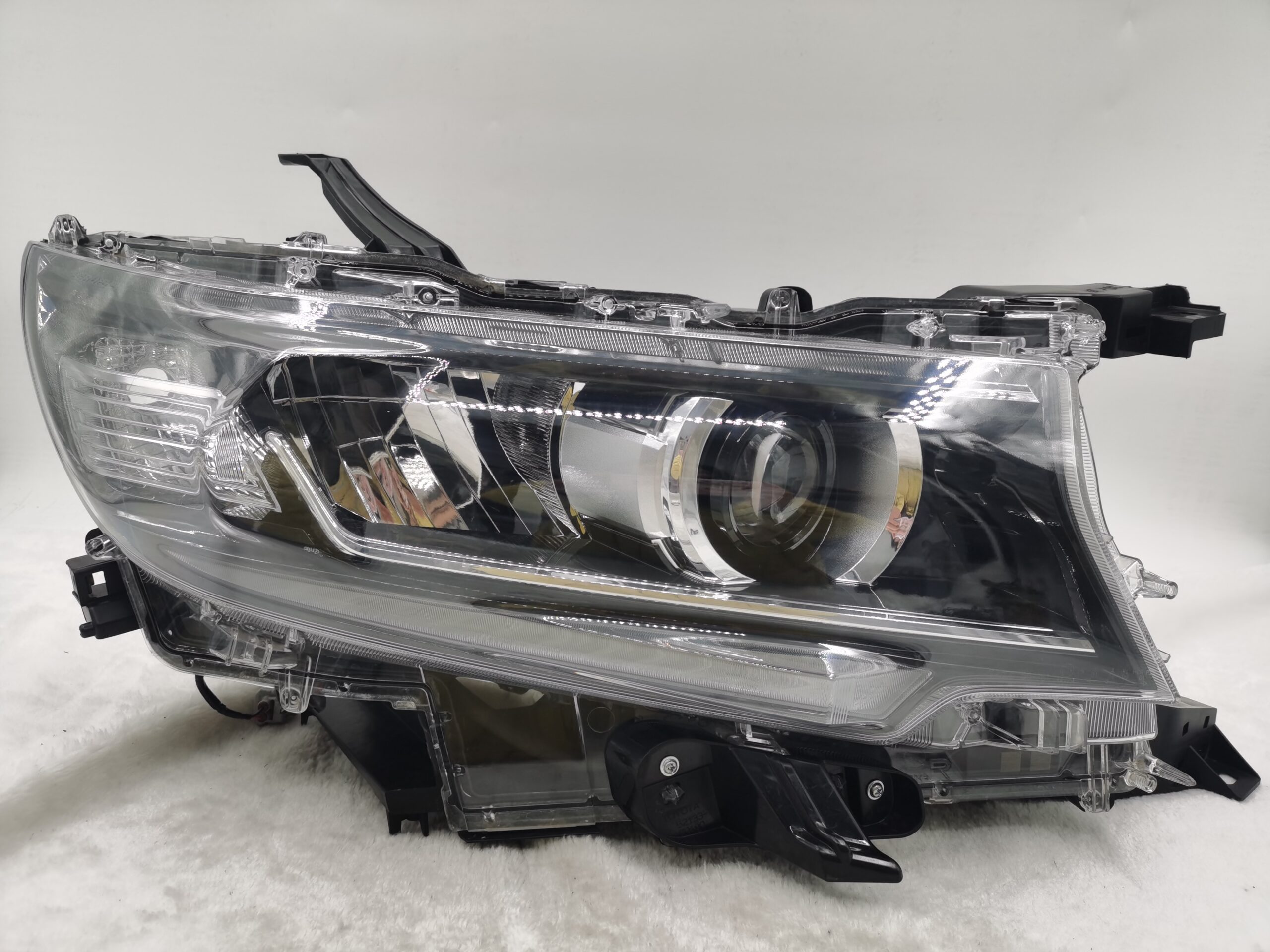 TOYOTA LANDCRUISER PRADO 150 GDJ150R 2018-2022 LED R.H.S HEADLIGHT ASSEMBLY