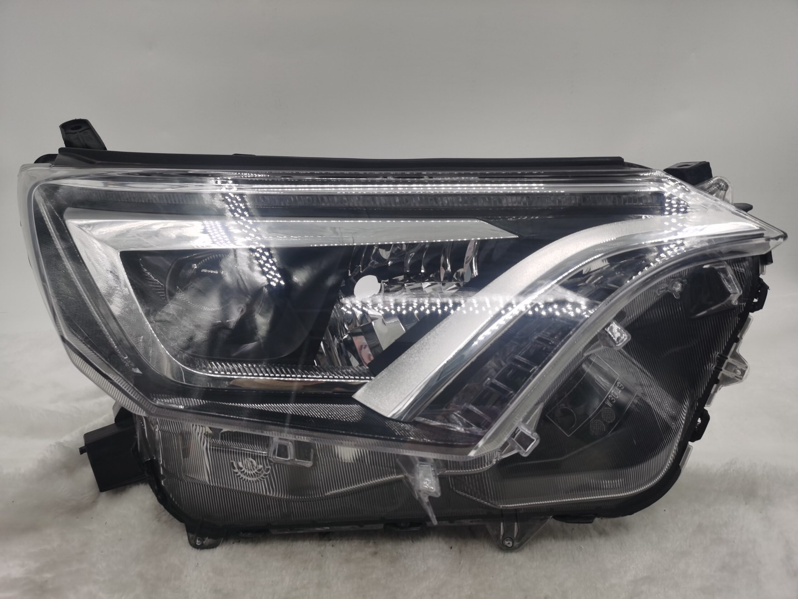 TOYOTA RAV4 4.5 XA40 2016-2018 LED R.H.S HEADLIGHT ASSEMBLY