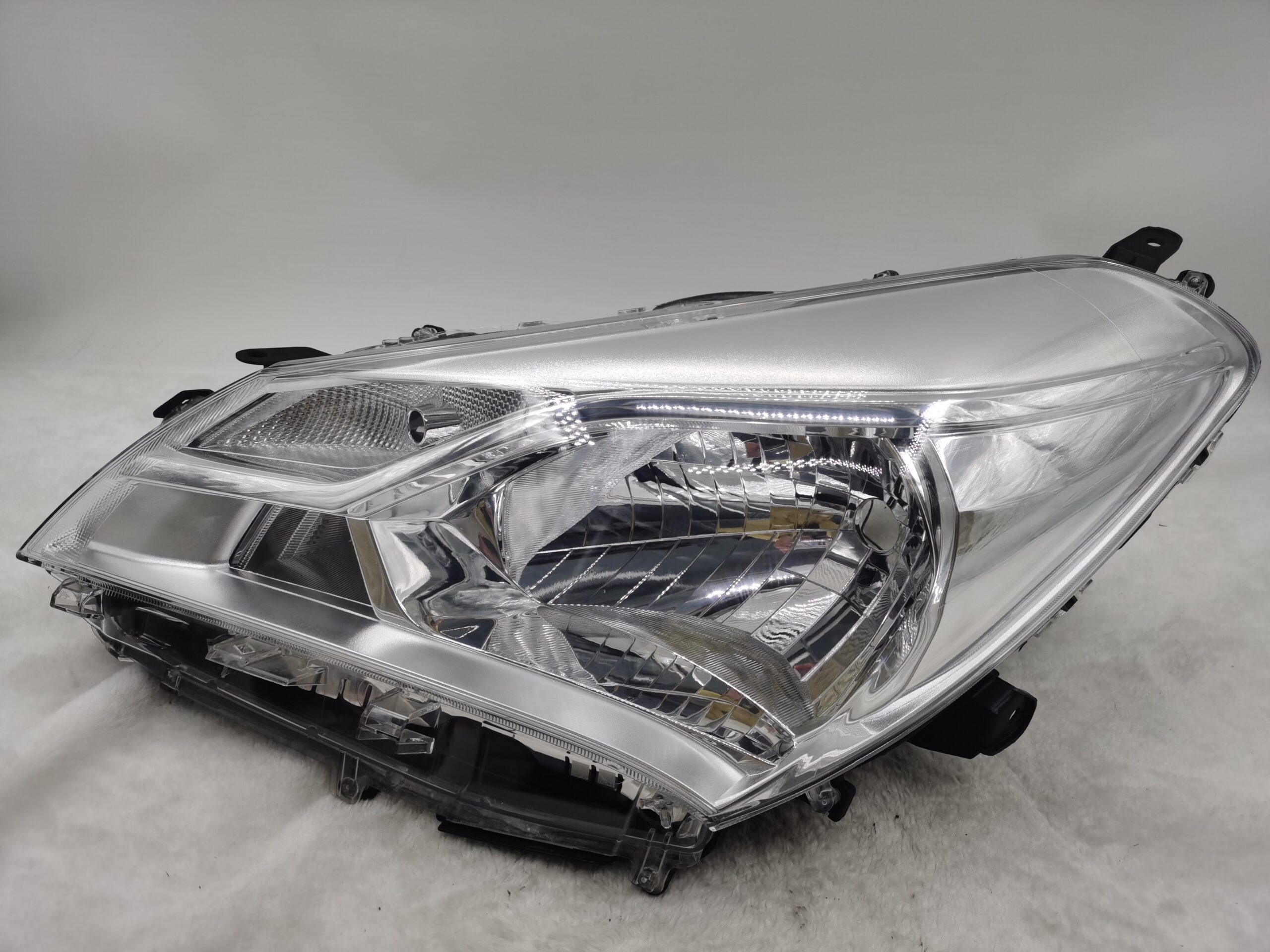 TOYOTA VITZ NSP130 2017-2019 HALOGEN L.H.S HEADLIGHT ASSEMBLY