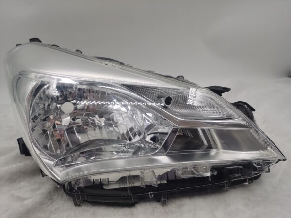 TOYOTA YARIS/VITZ NSP130 2017-2019 HALOGEN R.H.S HEADLIGHT ASSEMBLY