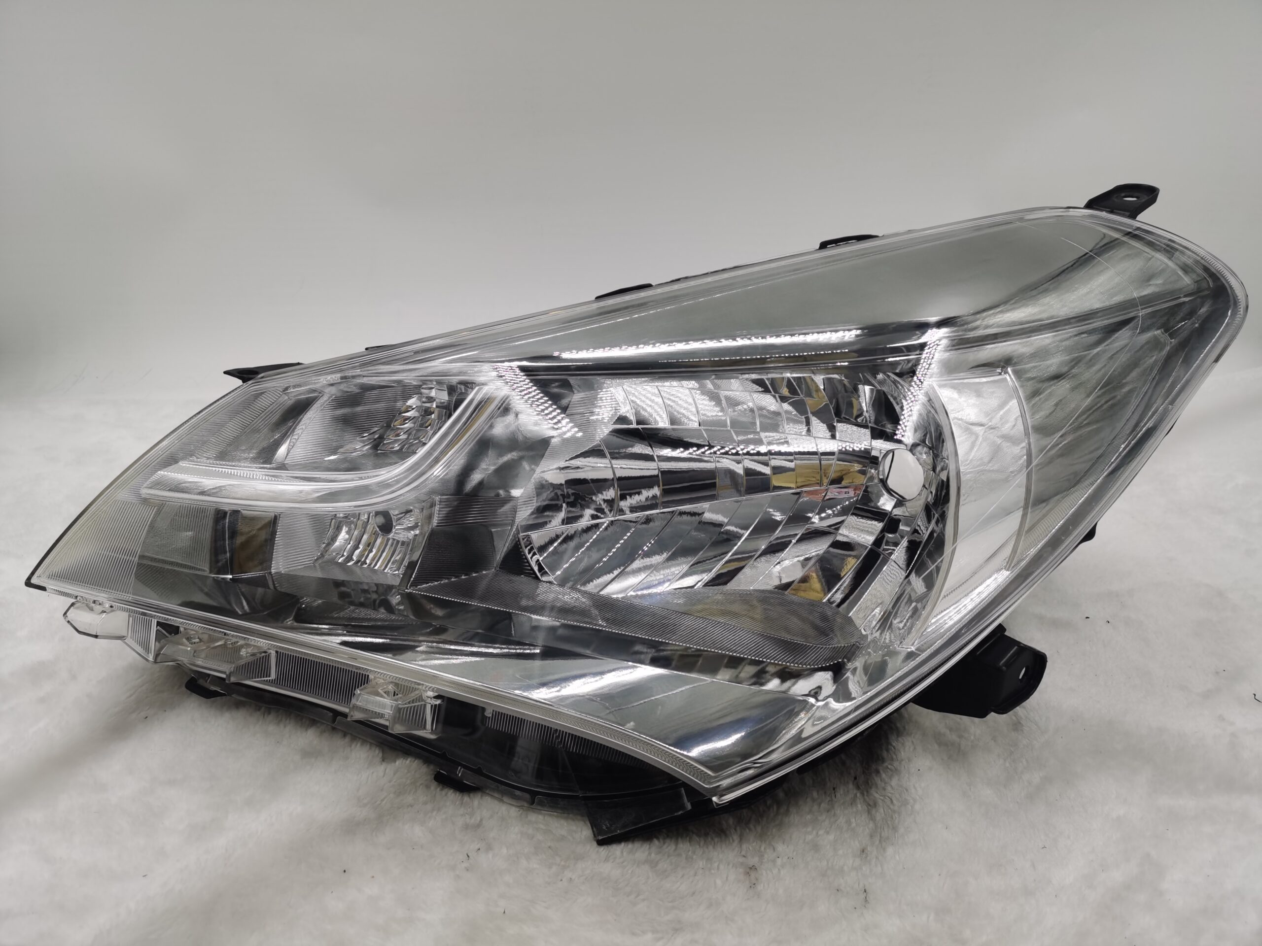 TOYOTA YARIS NCP130R 2014-2016 HALOGEN L.H.S HEADLIGHT ASSEMBLY