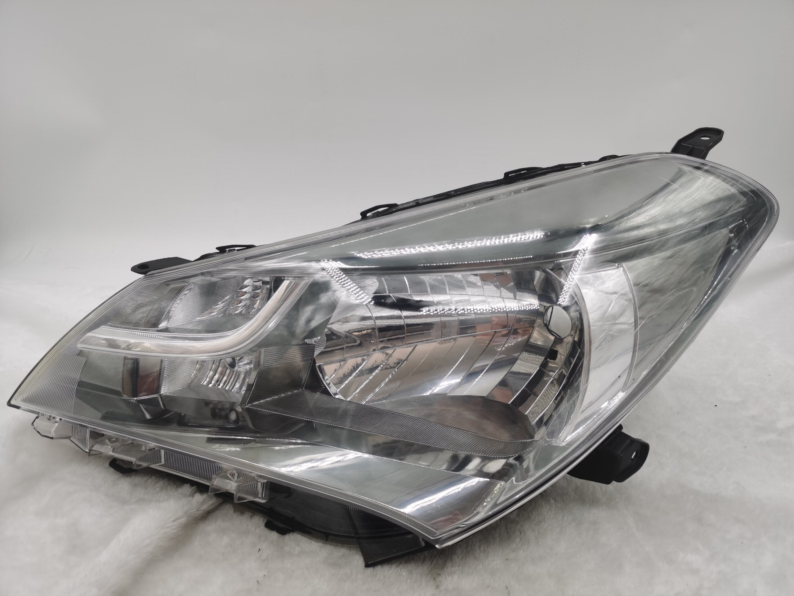 TOYOTA YARIS NCP130R 2014-2016 HALOGEN L.H.S HEADLIGHT ASSEMBLY