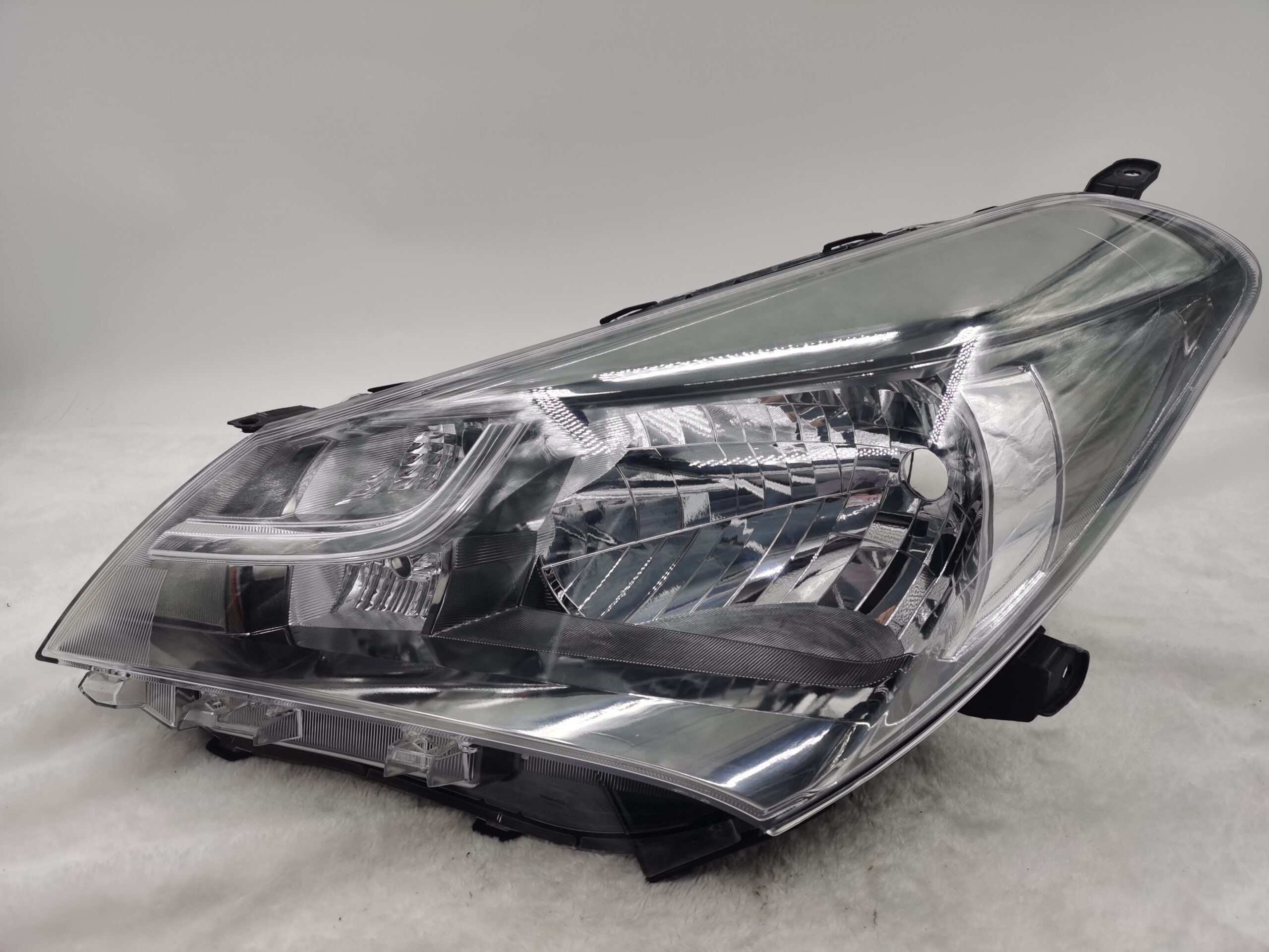 TOYOTA YARIS NCP130R 2014-2016 HALOGEN L.H.S HEADLIGHT ASSEMBLY