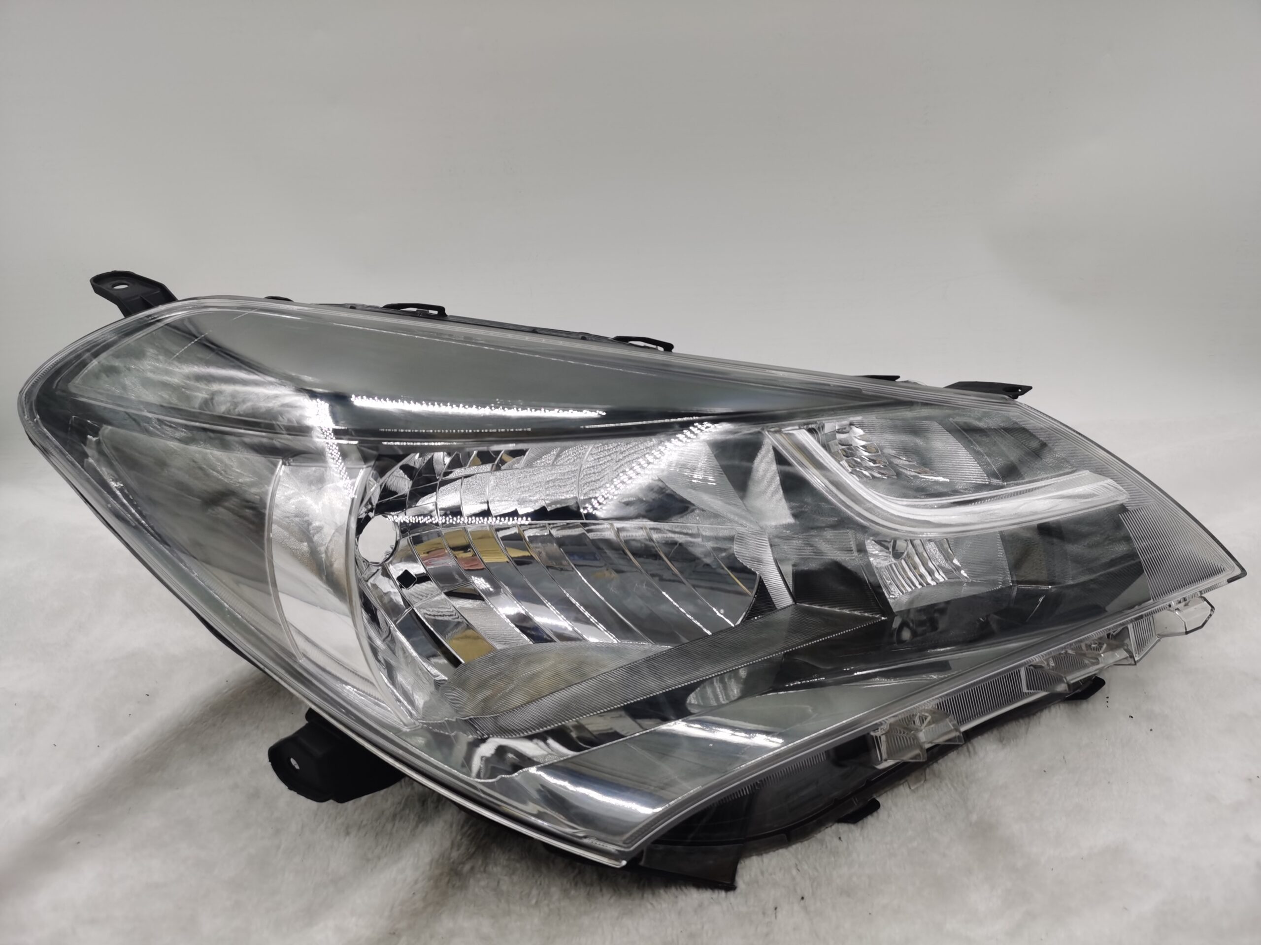 TOYOTA YARIS NCP130R 2014-2016 HALOGEN R.H.S HEADLIGHT ASSEMBLY