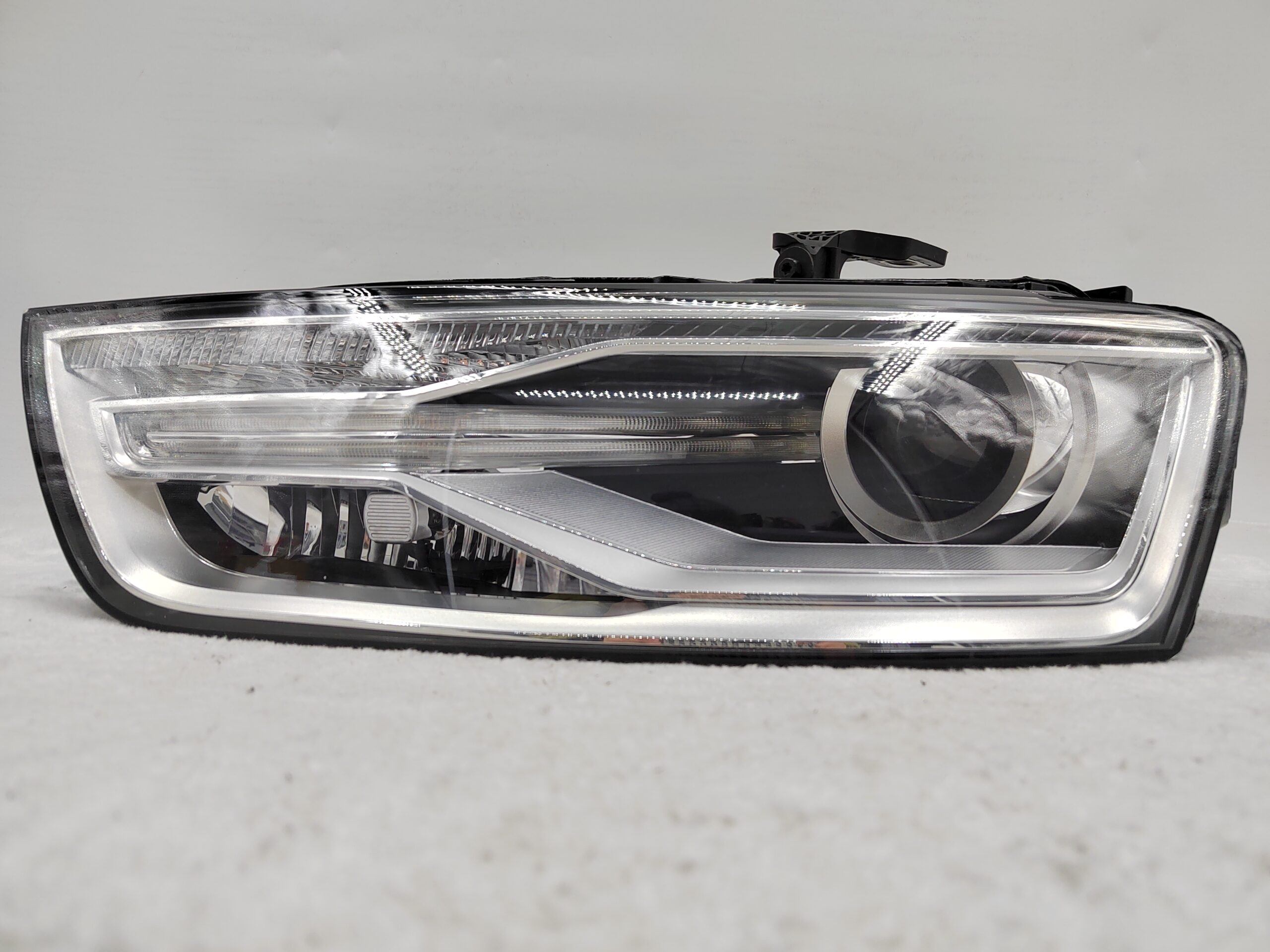 AUDI Q3 8U 2015-2018 XENON L.H.S HEADLIGHT ASSEMBLY