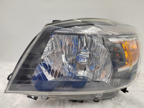 FORD EVEREST 2009-2012 HALOGEN L.H.S HEADLIGHT ASSEMBLY