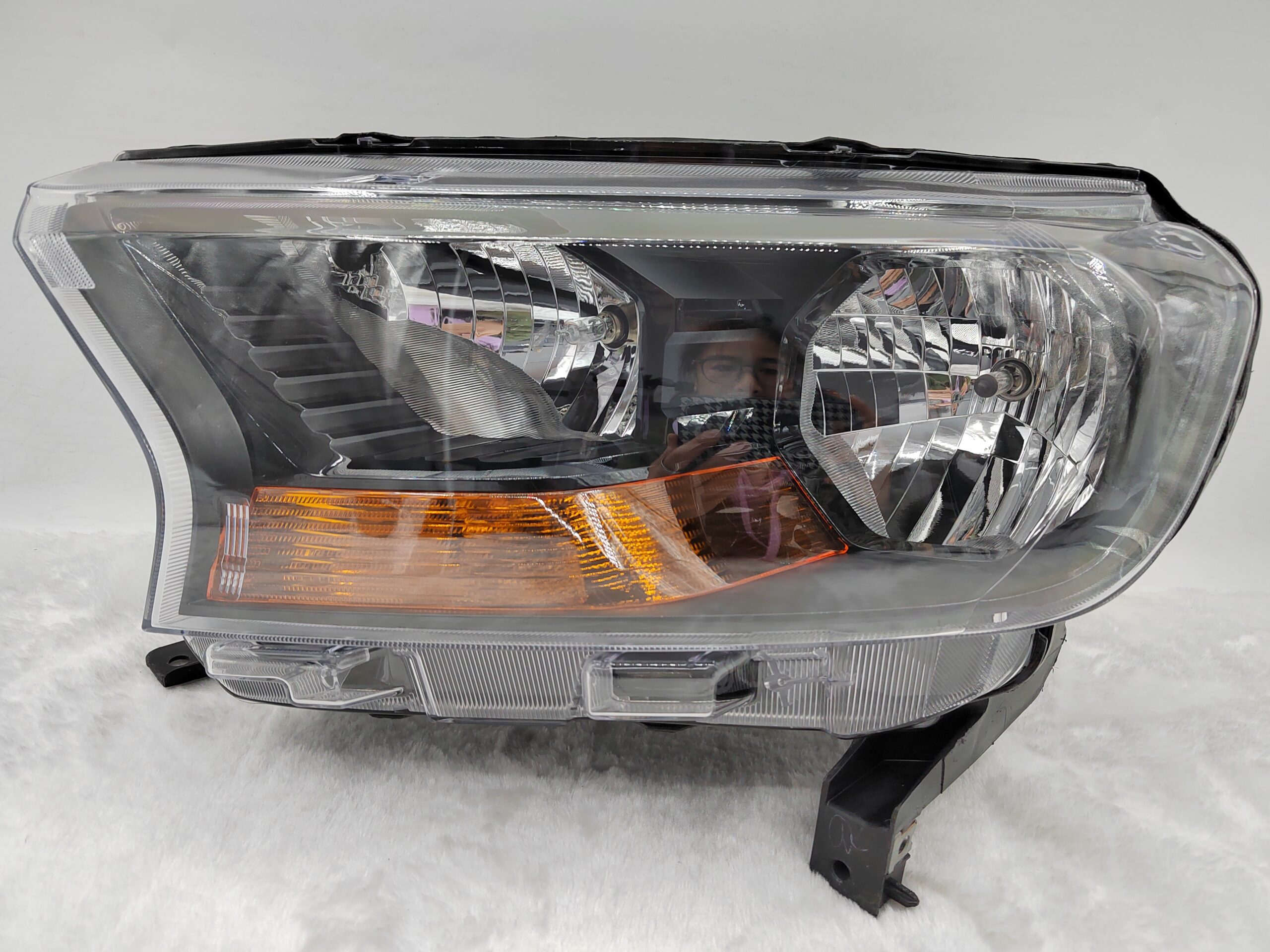 FORD EVEREST RANGER 2015-2019 HALOGEN L.H.S HEADLIGHT ASSEMBLY