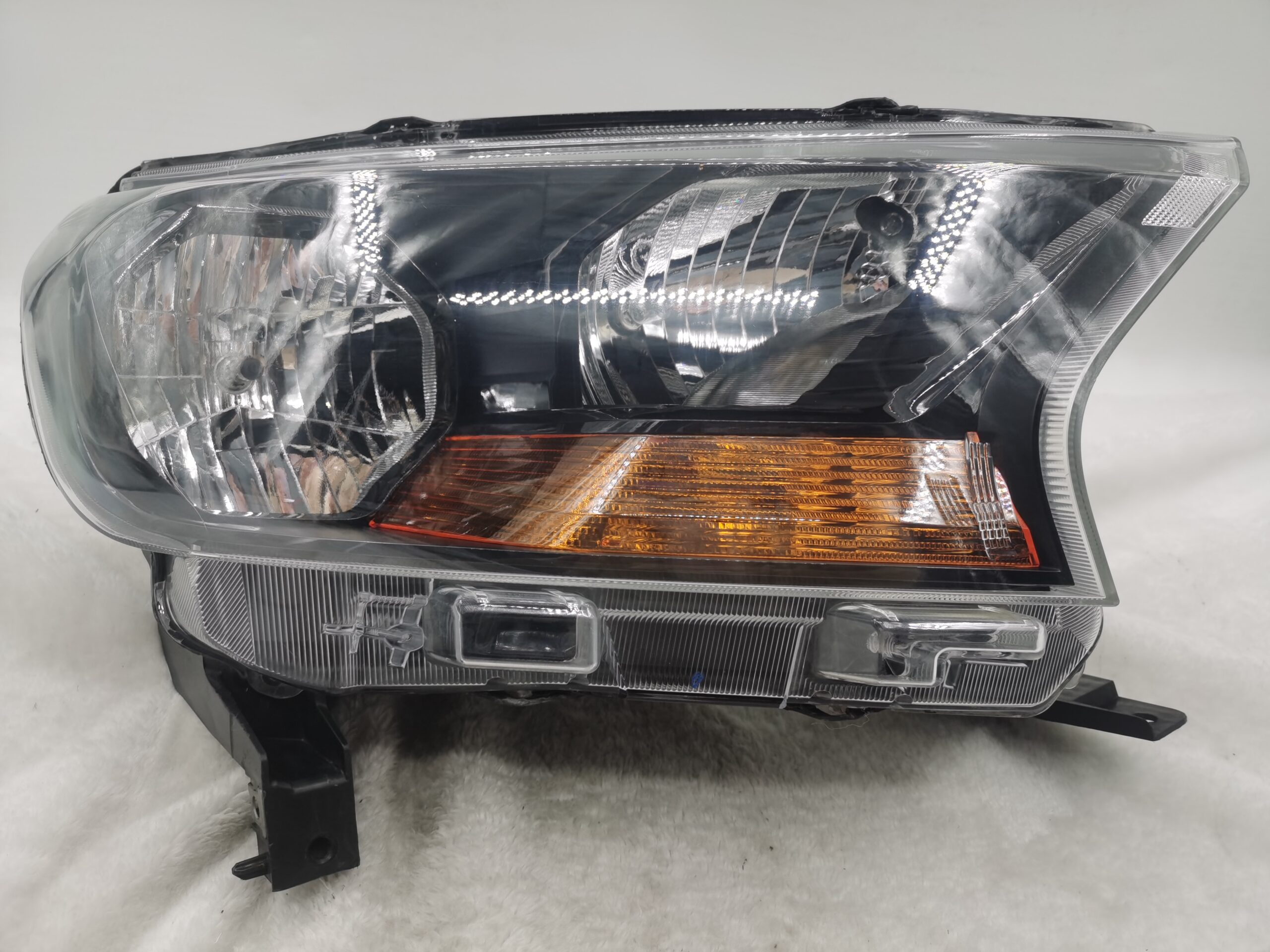 FORD EVEREST RANGER 2015-2019 HALOGEN R.H.S HEADLIGHT ASSEMBLY