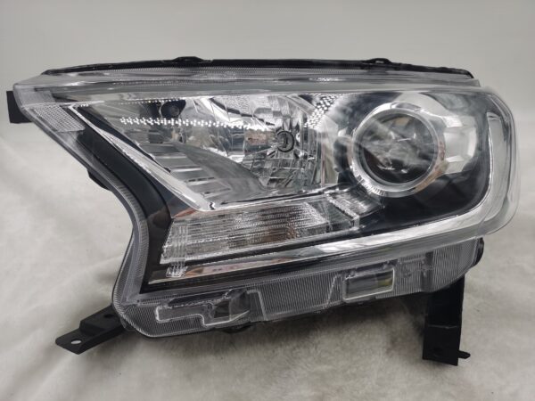 FORD EVEREST RANGER 2015-2019 LENS HALOGEN L.H.S HEADLIGHT ASSEMBLY