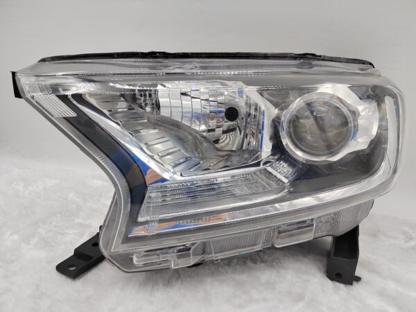 FORD EVEREST RANGER 2015-2019 LENS HALOGEN L.H.S HEADLIGHT ASSEMBLY