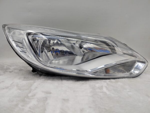 FORD FOCUS MK3 2011-2014 HALOGEN R.H.S HEADLIGHT ASSEMBLY