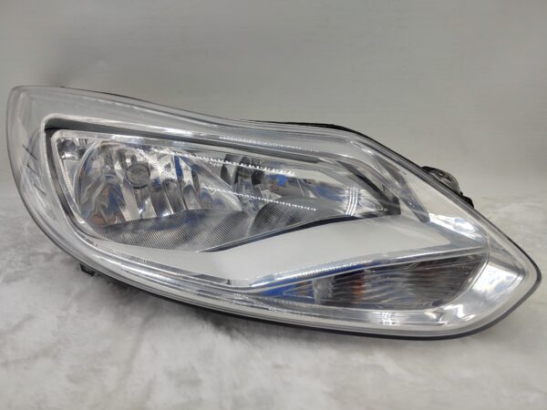 FORD FOCUS MK3 2011-2014 HALOGEN R.H.S HEADLIGHT ASSEMBLY