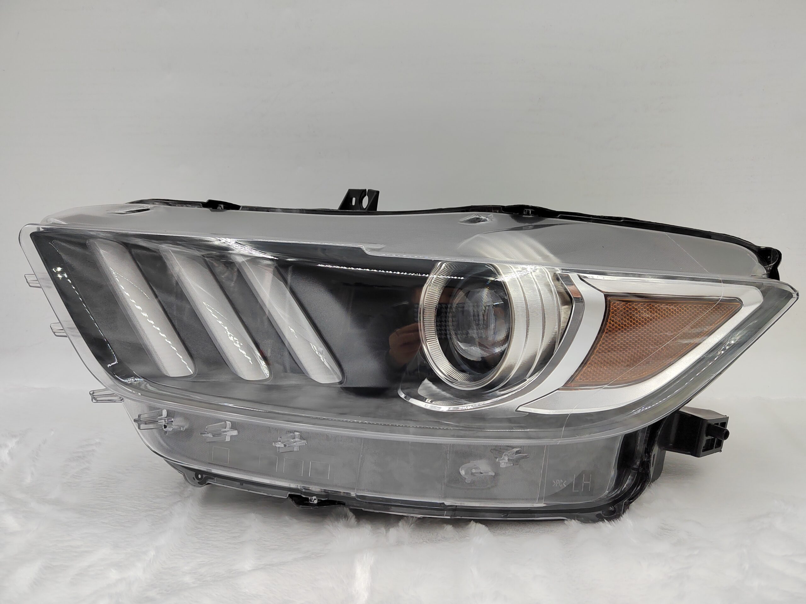 FORD MUSTANG 2015-2017 XENON L.H.S HEADLIGHT ASSEMBLY