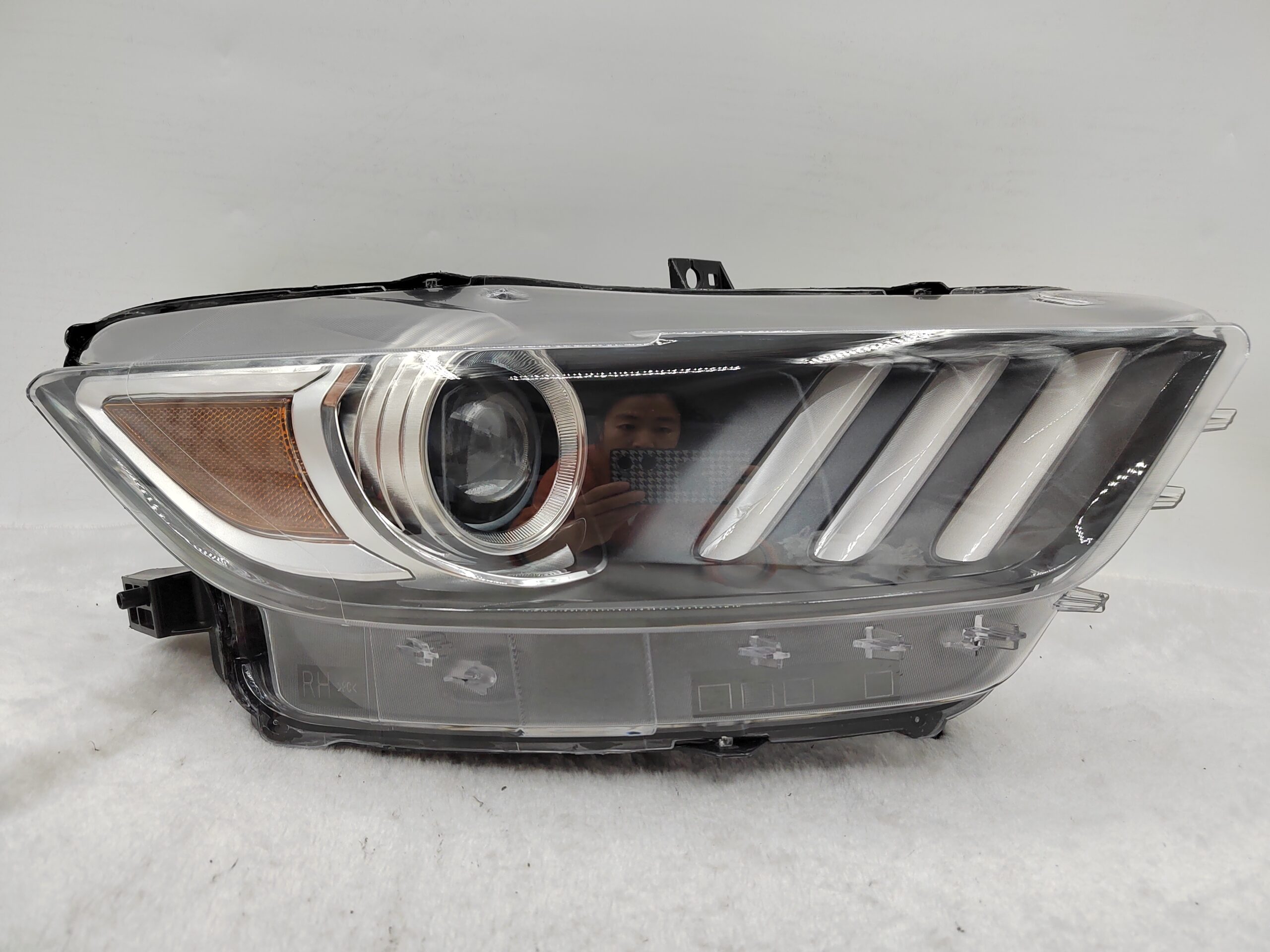 FORD MUSTANG 2015-2017 XENON R.H.S HEADLIGHT ASSEMBLY