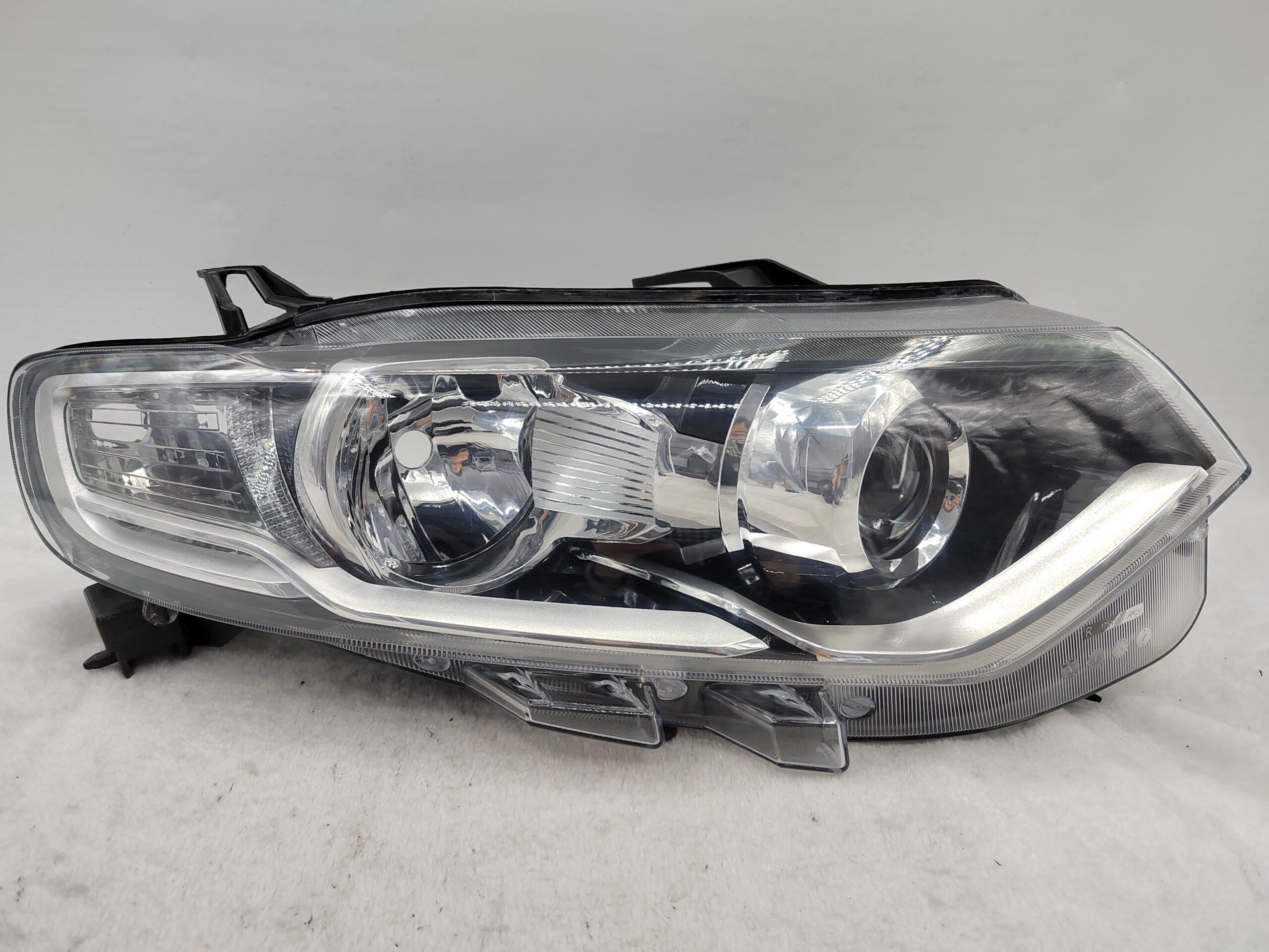 FORD TERRITORY SZ 2011-2017 HALOGEN R.H.S HEADLIGHT ASSEMBLY