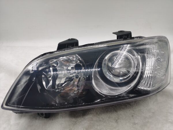 HOLDEN COMMODORE VE II SV6 2011-2012 LENS HALOGEN L.H.S HEADLIGHT ASSEMBLY