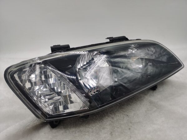 HOLDEN COMMODORE VE SV6 2007-2010 HALOGEN R.H.S HEADLIGHT ASSEMBLY