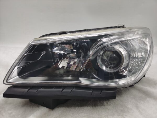 HOLDEN COMMODORE VF SV6 2013-2017 LENS HALOGEN L.H.S HEADLIGHT ASSEMBLY