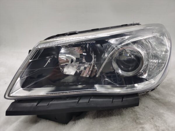 HOLDEN COMMODORE VF SV6 2013-2017 LENS HALOGEN L.H.S HEADLIGHT ASSEMBLY