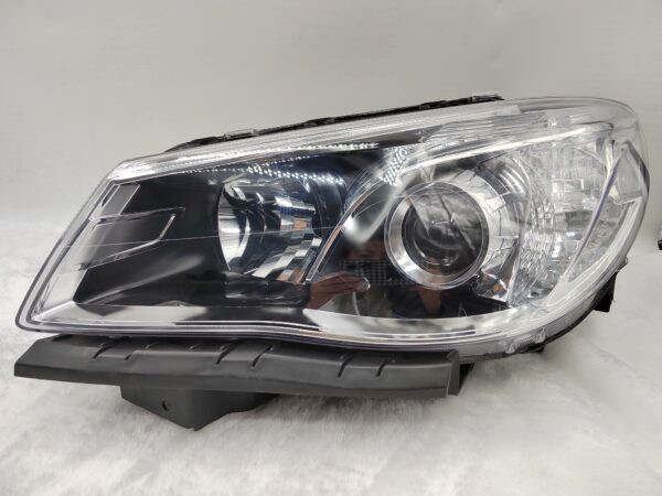 HOLDEN COMMODORE VF SV6 2013-2017 LENS HALOGEN L.H.S HEADLIGHT ASSEMBLY