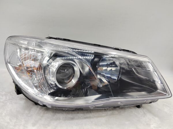 HOLDEN COMMODORE VF SV6 2013-2017 LENS HALOGEN R.H.S HEADLIGHT ASSEMBLY