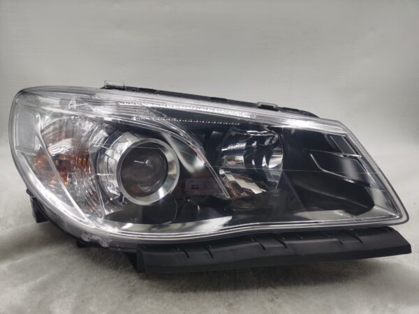 HOLDEN COMMODORE VF SV6 2013-2017 LENS HALOGEN R.H.S HEADLIGHT ASSEMBLY