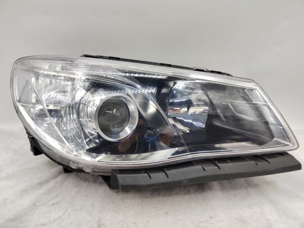 HOLDEN COMMODORE VF SV6 2013-2017 LENS HALOGEN R.H.S HEADLIGHT ASSEMBLY