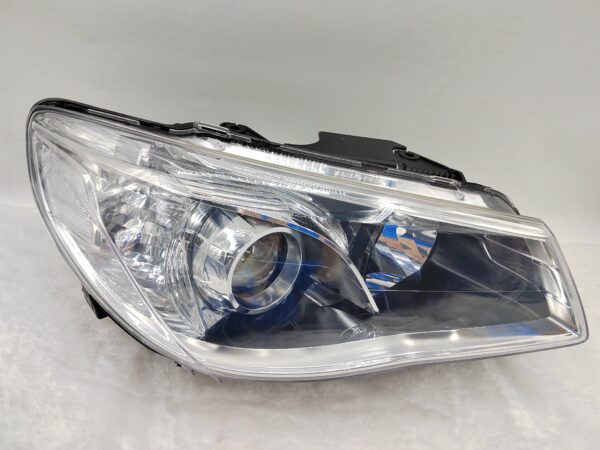 HOLDEN COMMODORE VF SV6 2013-2017 LENS HALOGEN R.H.S HEADLIGHT ASSEMBLY