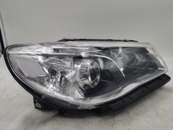 HOLDEN COMMODORE VF SV6 2013-2017 LENS HALOGEN R.H.S HEADLIGHT ASSEMBLY