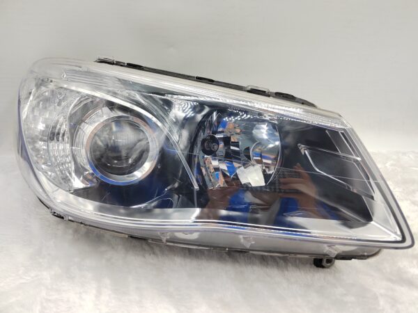 HOLDEN COMMODORE VF SV6 2013-2017 LENS HALOGEN R.H.S HEADLIGHT ASSEMBLY