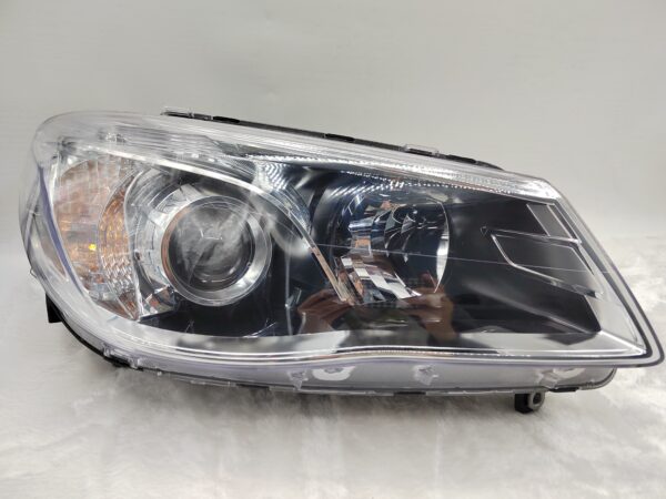 HOLDEN COMMODORE VF SV6 2013-2017 LENS HALOGEN R.H.S HEADLIGHT ASSEMBLY