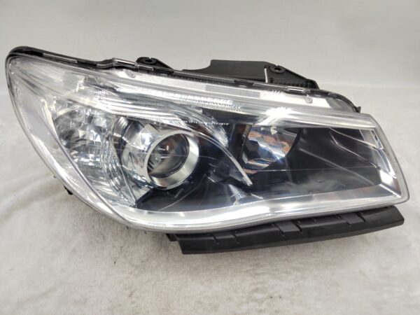 HOLDEN COMMODORE VF SV6 2013-2017 LENS HALOGEN R.H.S HEADLIGHT ASSEMBLY