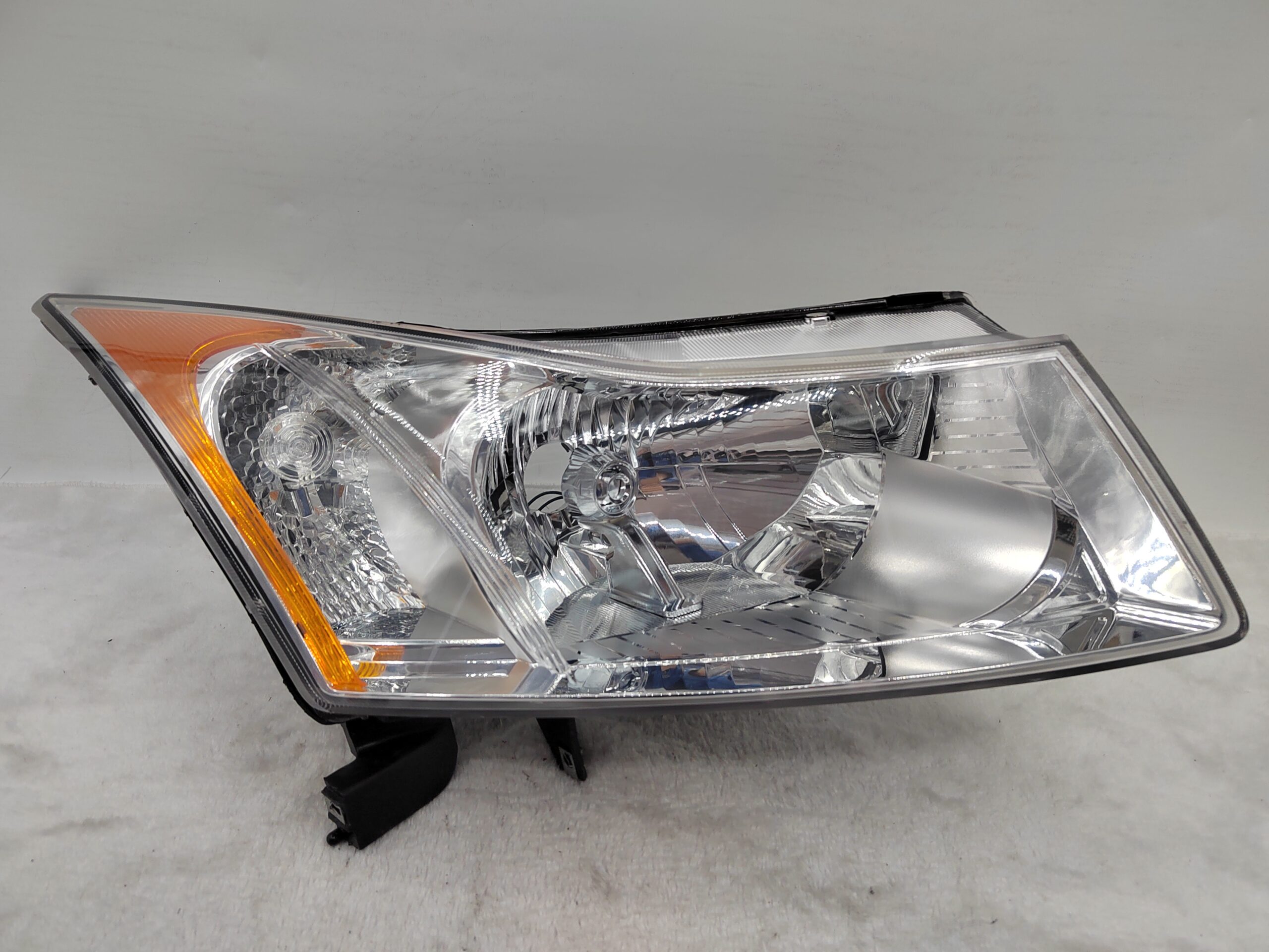 HOLDEN CRUZE 2008-2015 HALOGEN R.H.S HEADLIGHT ASSEMBLY