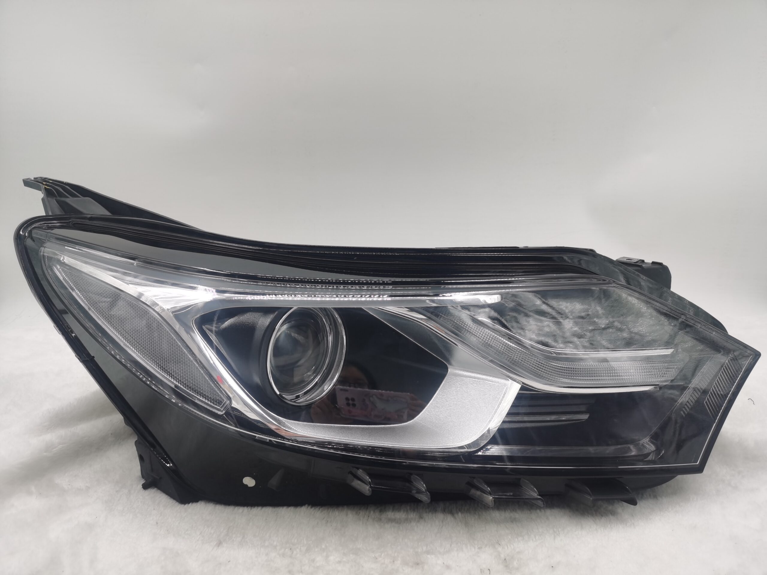 HOLDEN EQUINOX HALOGEN 2018-2020 R.H.S HEADLIGHT ASSEMBLY