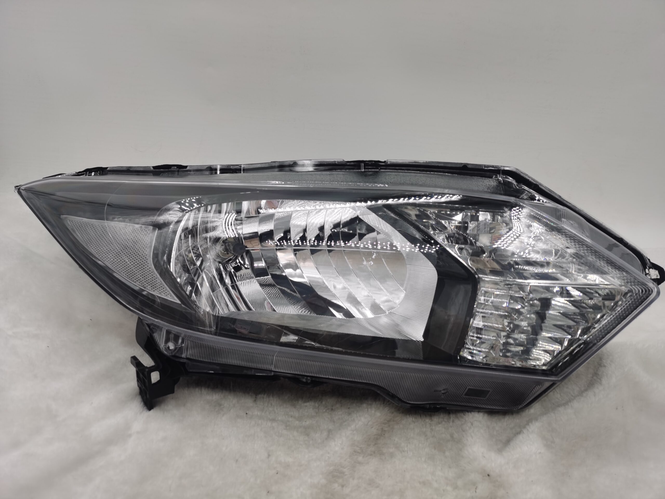 HONDA HR-V 2015-2018 HALOGEN R.H.S HEADLIGHT ASSEMBLY