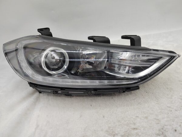 HYUNDAI ELANTRA AD 2017-2018 HALOGEN R.H.S HEADLIGHT ASSEMBLY