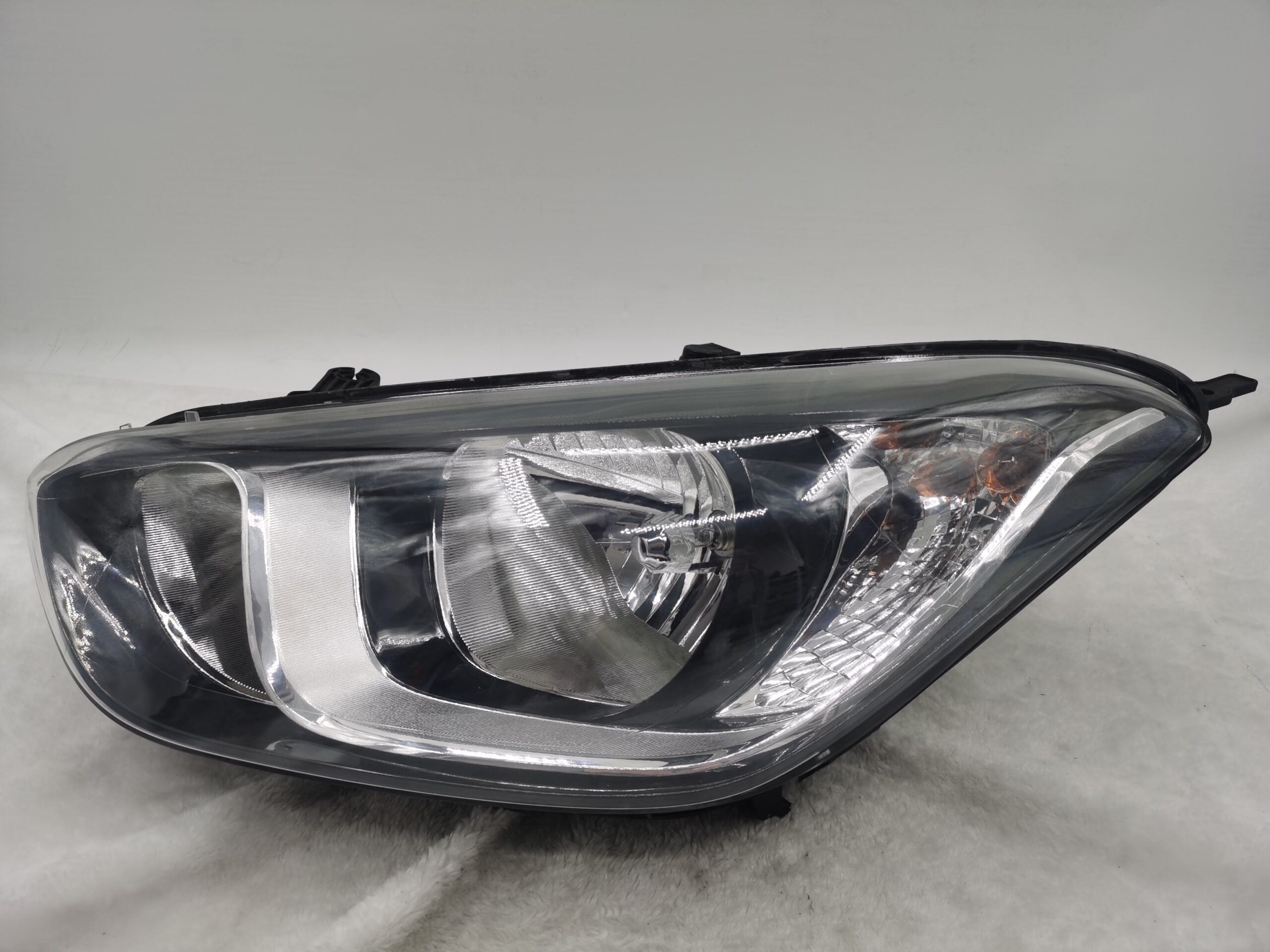 HYUNDAI I20 2012-2014 HALOGEN L.H.S HEADLIGHT ASSEMBLY