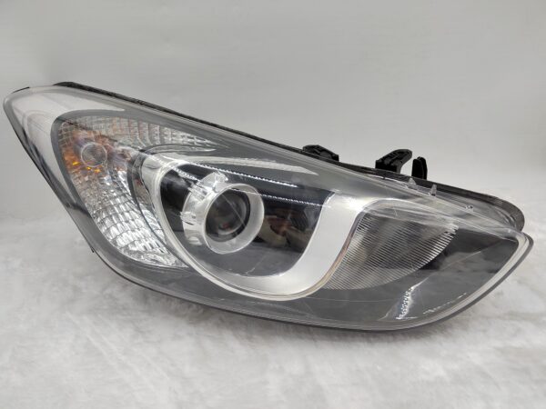 HYUNDAI I30 GD 2012-2016 HALOGEN R.H.S HEADLIGHT ASSEMBLY