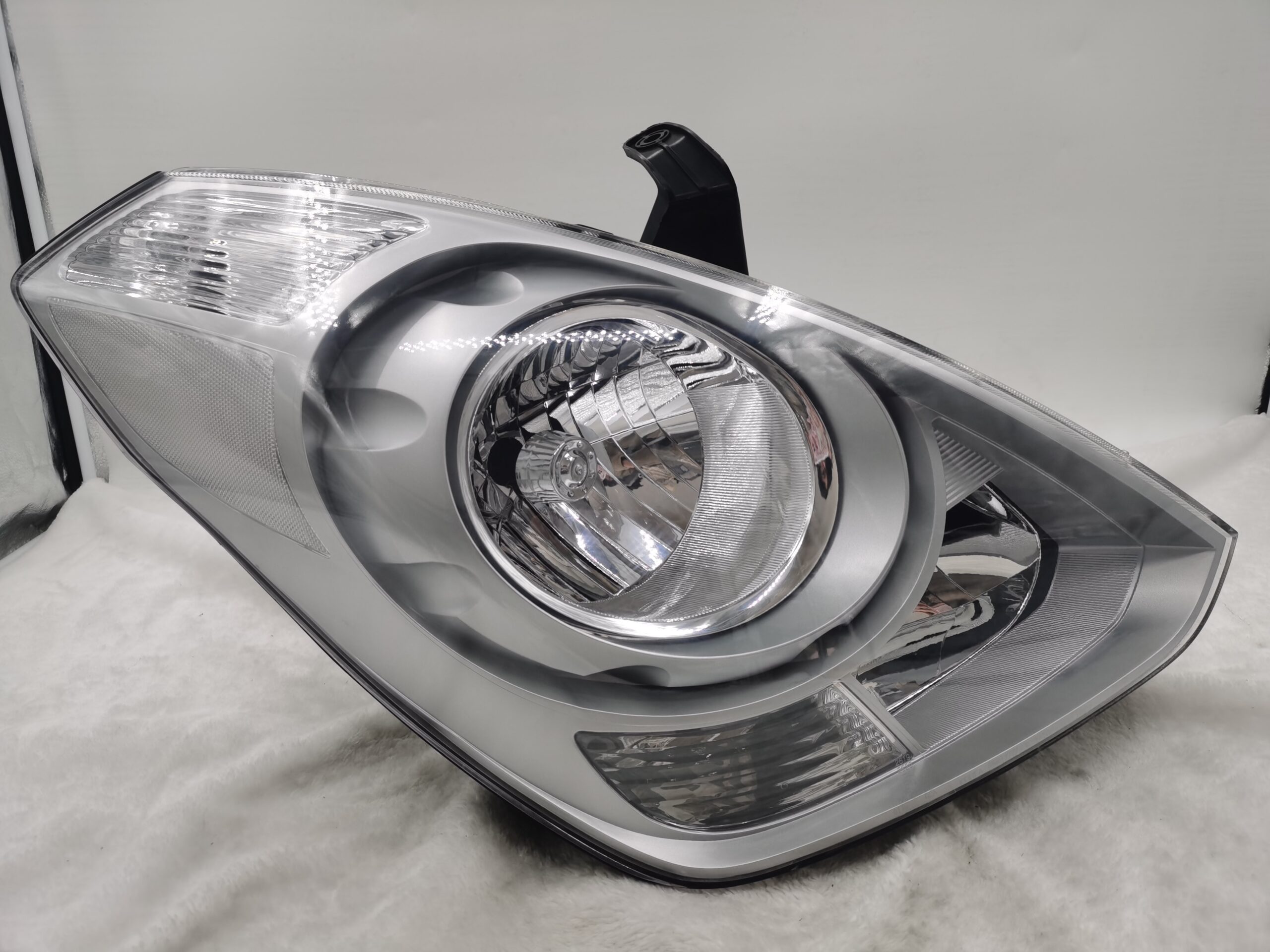 HYUNDAI IMAX TQ-W 2007-2017 HALOGEN R.H.S HEADLIGHT ASSEMBLY