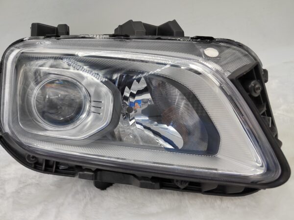 HYUNDAI KONA 2017-2020 HALOGEN R.H.S HEADLIGHT ASSEMBLY