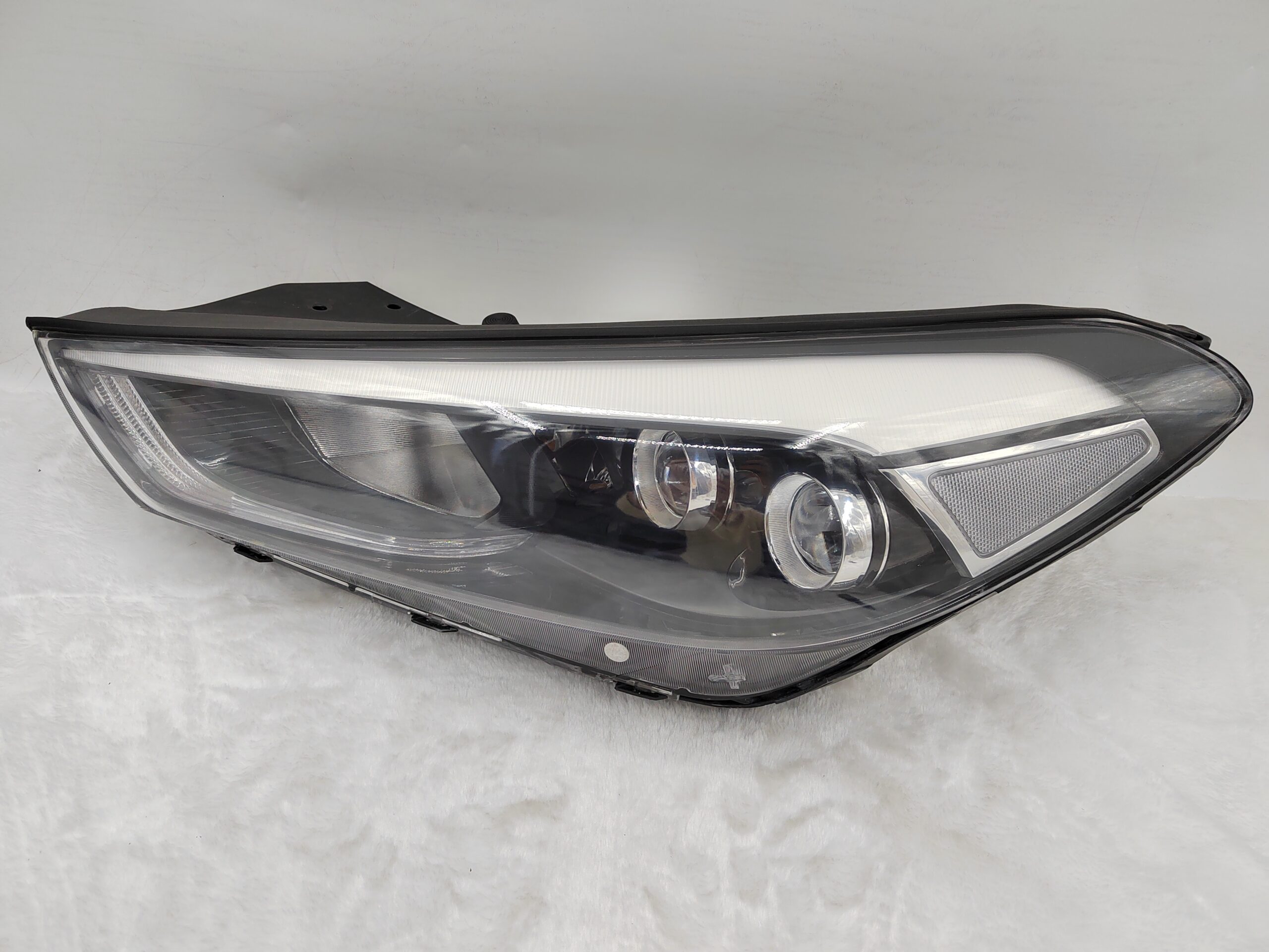 HYUNDAI TUCSON 2015-2017 LED L.H.S HEADLIGHT ASSEMBLY