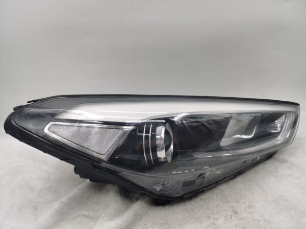 HYUNDAI TUCSON XG 2015-2017 HALOGEN R.H.S HEADLIGHT ASSEMBLY