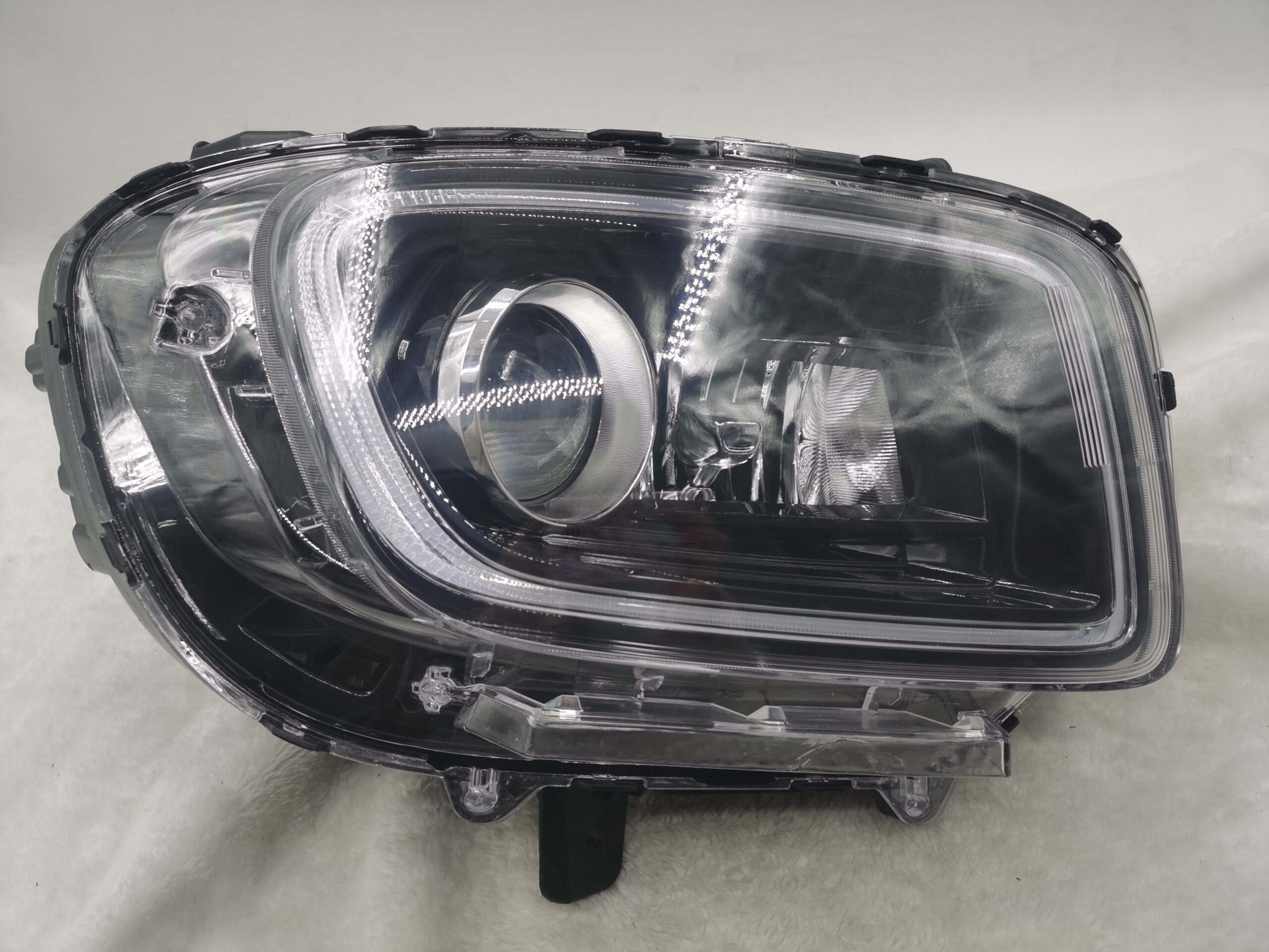 HYUNDAI VENUE 2019-2023 LENS HALOGEN R.H.S HEADLIGHT ASSEMBLY