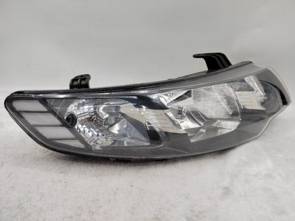 KIA FORTE 2009 HALOGEN R.H.S HEADLIGHT ASSEMBLY