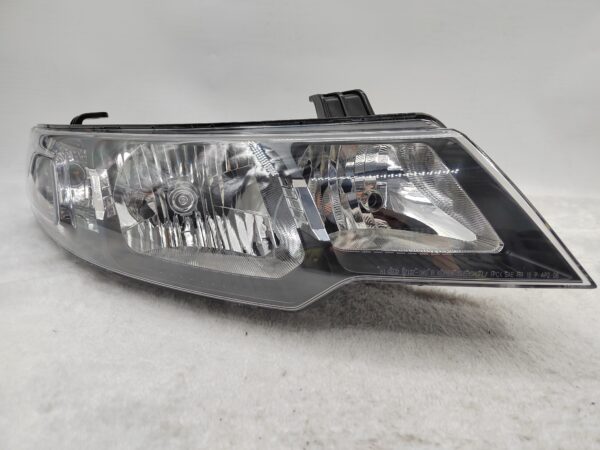 KIA FORTE 2009 HALOGEN R.H.S HEADLIGHT ASSEMBLY