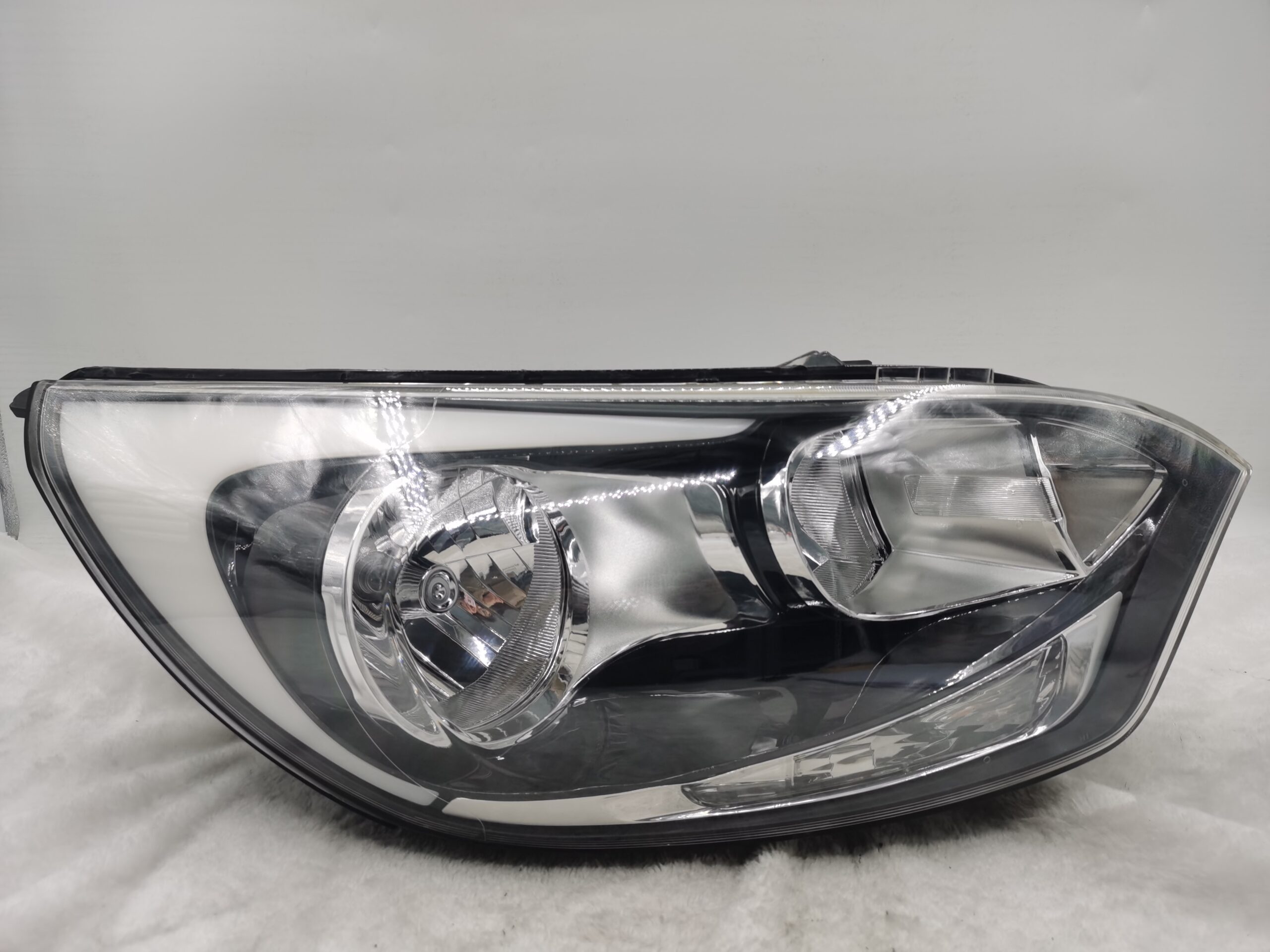 KIA RIO 2012-2017 HALOGEN R.H.S HEADLIGHT ASSEMBLY