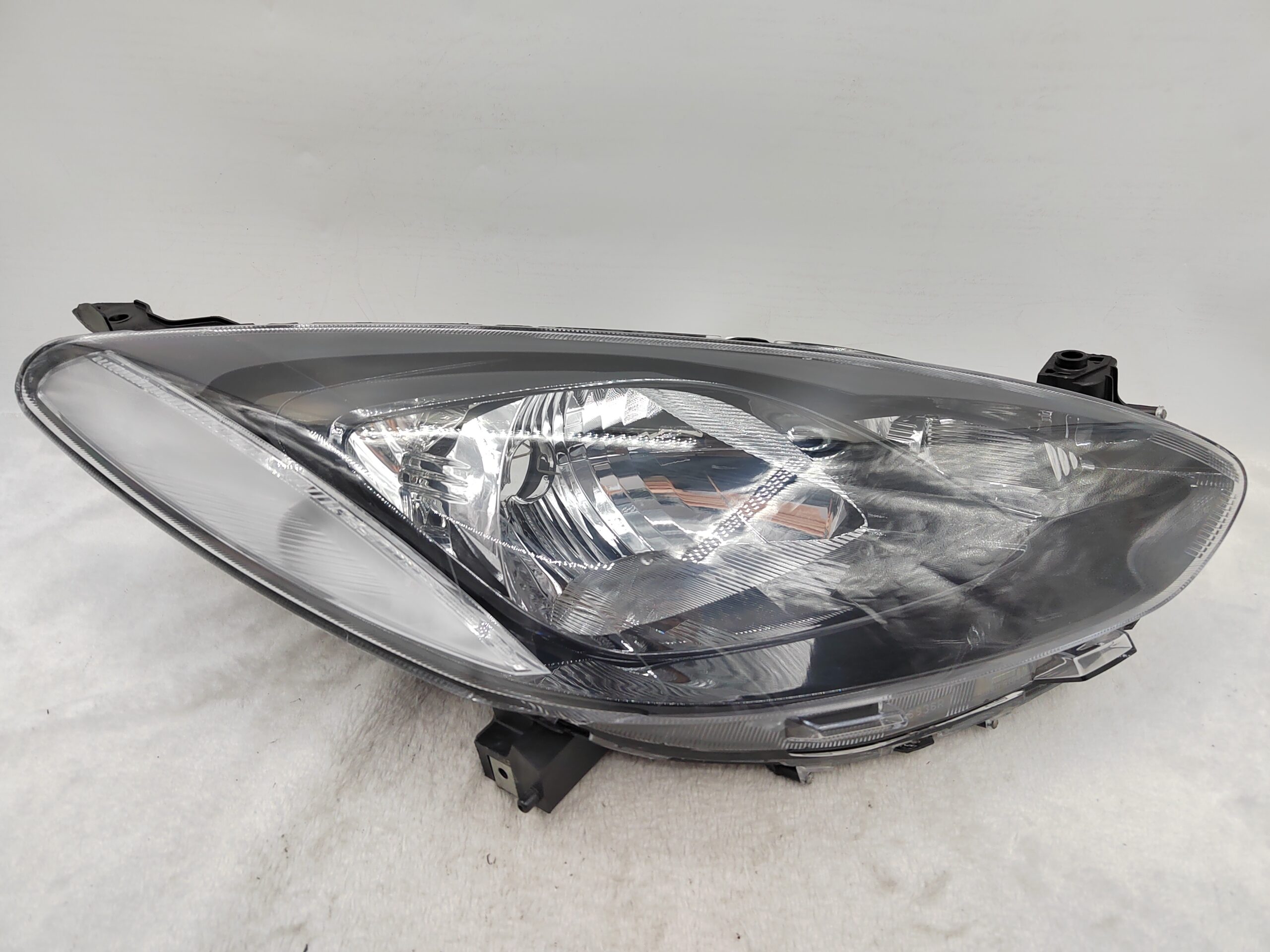 MAZDA 2 2007-2013 HALOGEN R.H.S HEADLIGHT ASSEMBLY